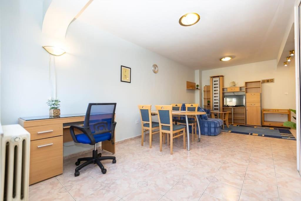Apartmán Sunny & Convenient On Dondoukov Blvd, 1 Bdr Zaimov Sofie Exteriér fotografie